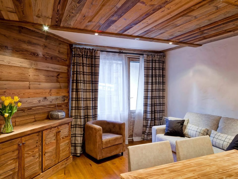 Appartement de Standing au Centre et Bord de Piste - 4 Pers, Parking, WIFI Apartment in Saint-Bon-Tarentaise
