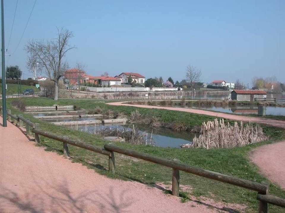 Gîte cosy pour 2 avec jardin et cheminée à Montbrison - FR-1-496-158 House in Auvergne-Rhône-Alpes
