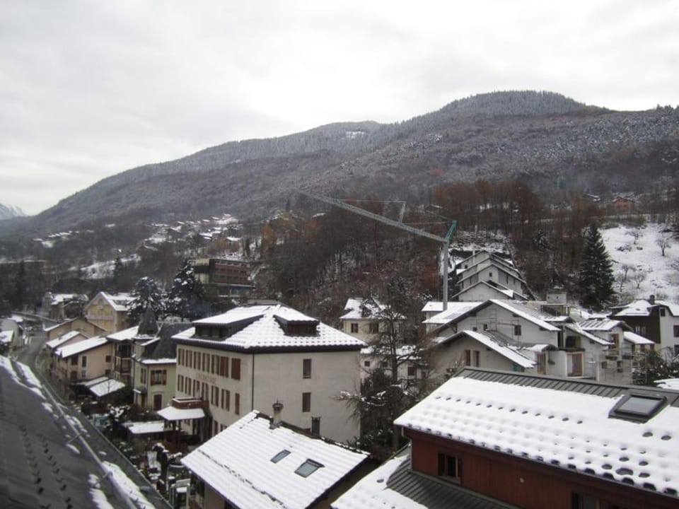 Studio cosy avec balcon sud, WiFi et parking à Brides-les-Bains - FR-1-512-135 Apartment in Les Allues