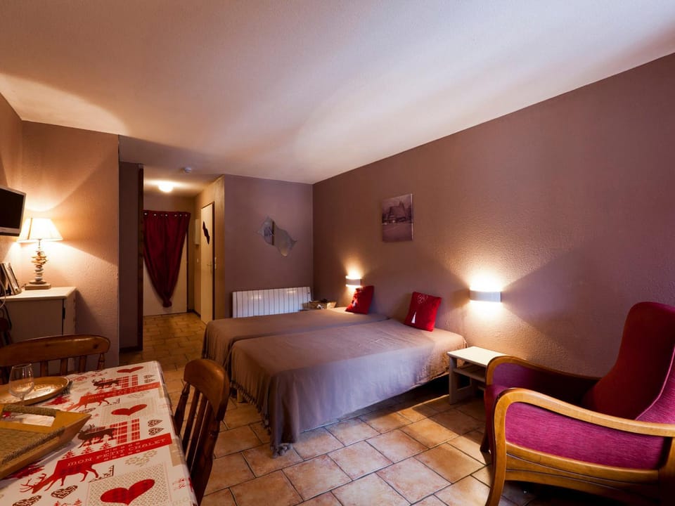 Studio 4 pers, balcon spacieux, WIFI, parking, animaux admis - FR-1-512-212 Apartment in Auvergne-Rhône-Alpes
