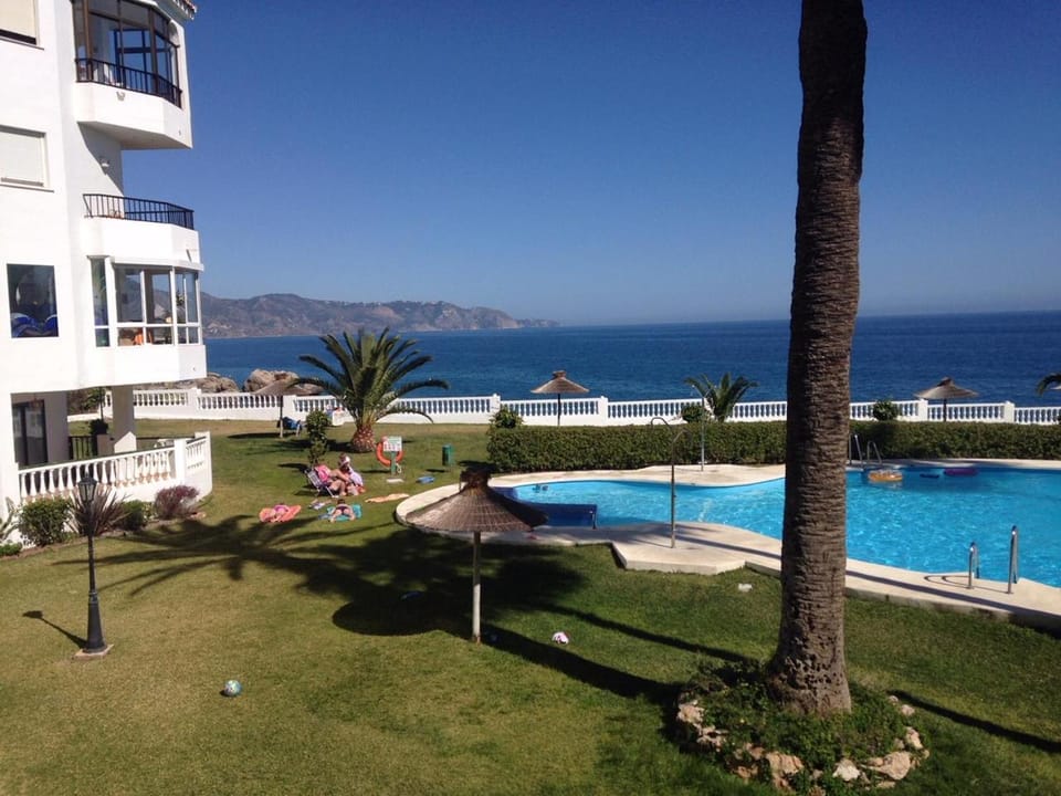 Off site, Garden, On site, Swimming pool, Swimming pool