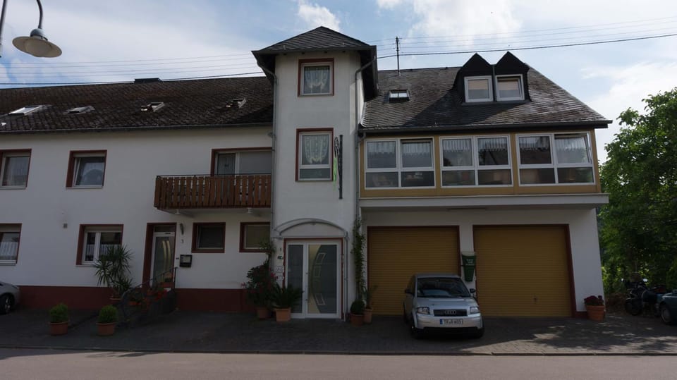 Property building, Facade/entrance, Parking