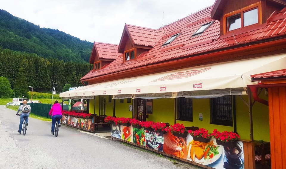 Facade/entrance, Day, Summer, Mountain view, Street view, Buffet breakfast, Lunch, Dinner, Alcoholic drinks, Non alcoholic drinks