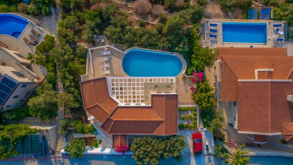 Property building, Swimming pool