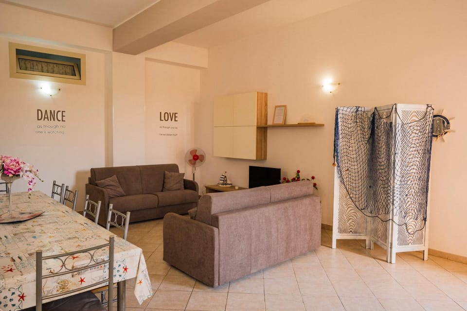 Living room, Photo of the whole room, air conditioner