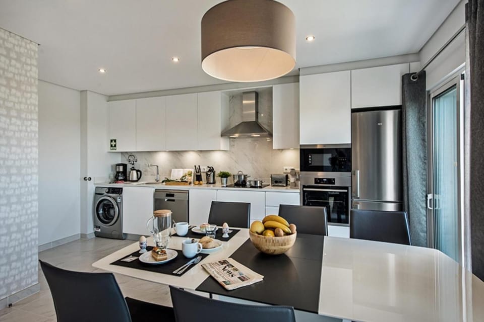 Coffee/tea facilities, Kitchen or kitchenette, Dining area, dishwasher, minibar, pet friendly, stove, toaster, washing machine