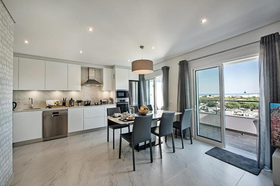 Balcony/Terrace, Kitchen or kitchenette, Living room, Seating area, Dining area, dishwasher, minibar, pet friendly, stove