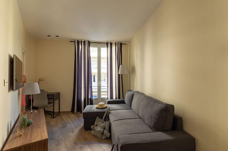 Living room, Lounge or bar