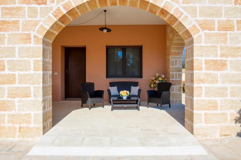 Patio, Day, View (from property/room), Balcony/Terrace, Living room, Seating area, Dining area