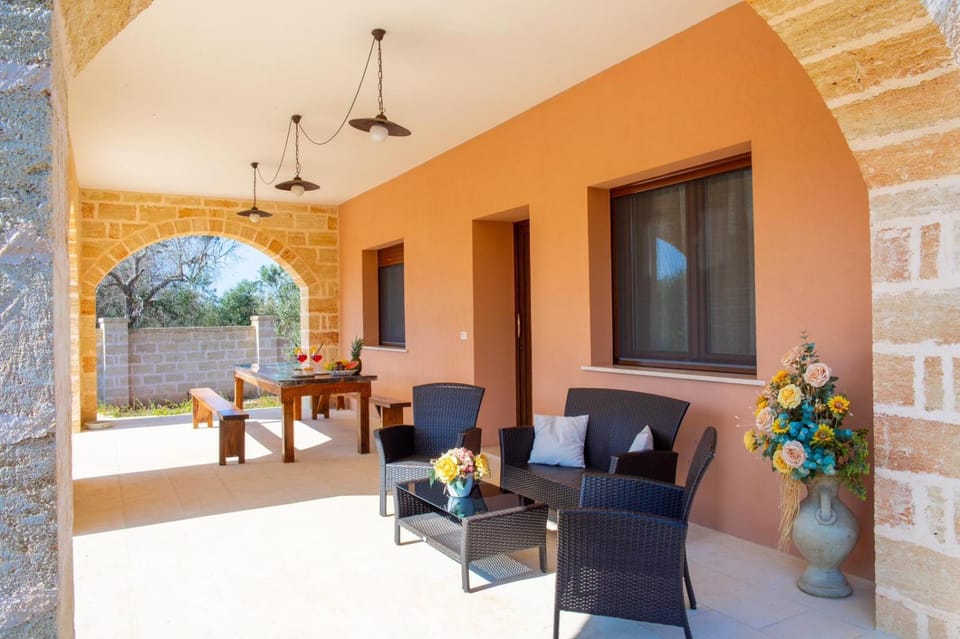 Patio, Day, View (from property/room), Balcony/Terrace, Living room, Seating area, Dining area