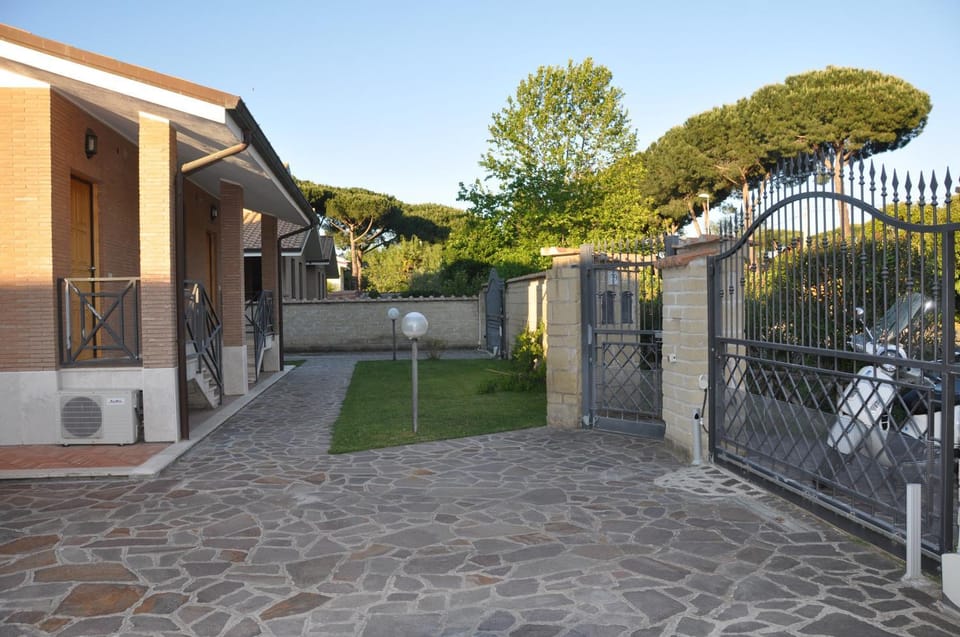 Facade/entrance, Day