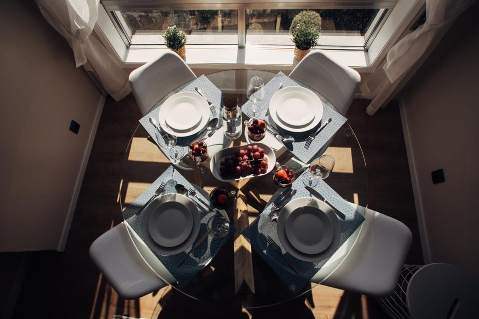 Seating area, Dining area