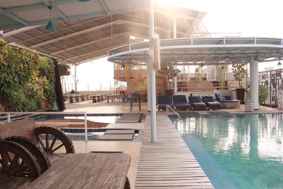 Swimming pool, Swimming pool
