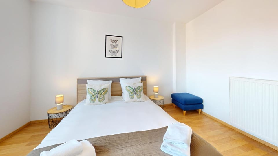 Bed, Photo of the whole room, Bedroom