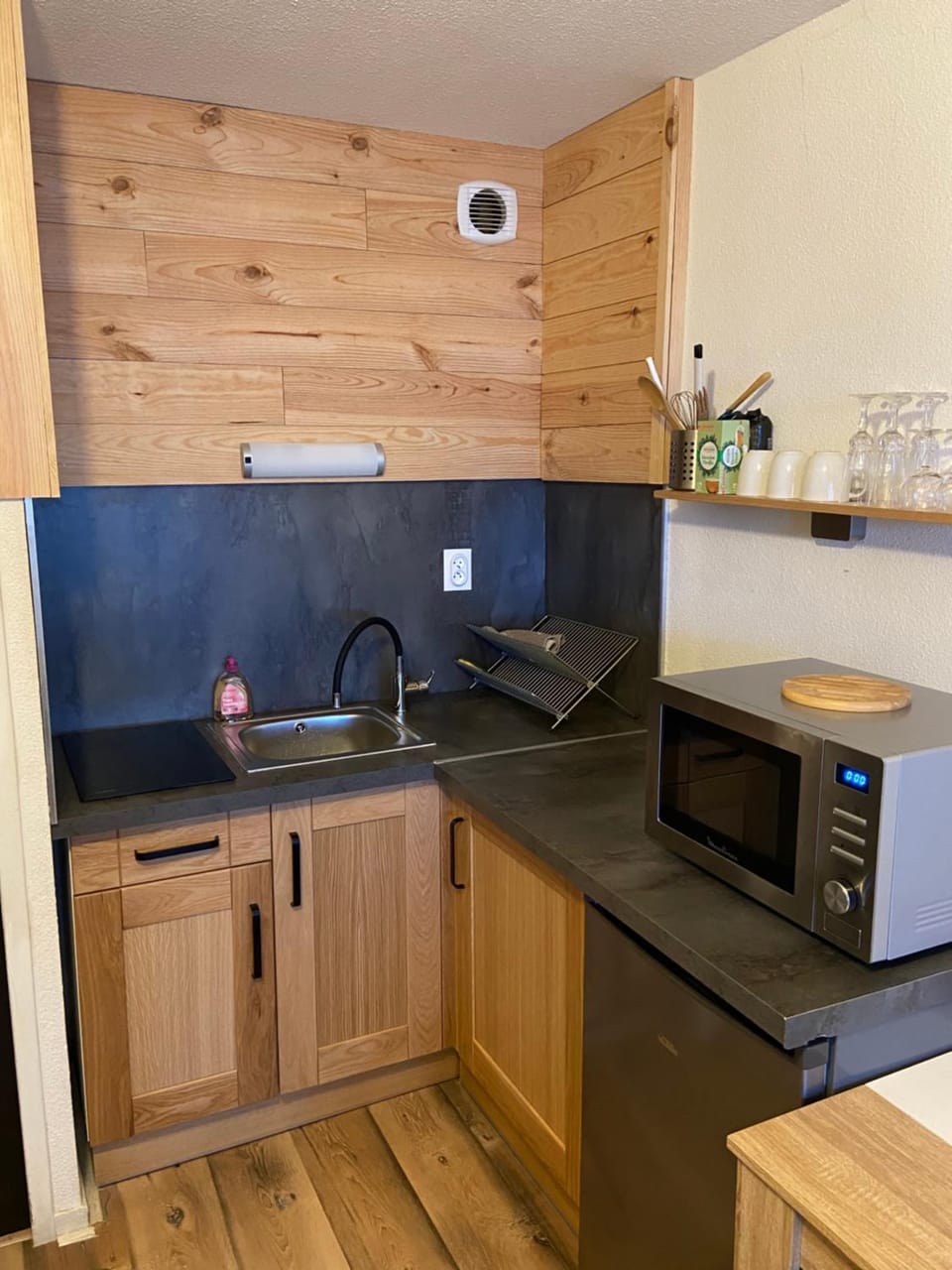 Kitchen or kitchenette