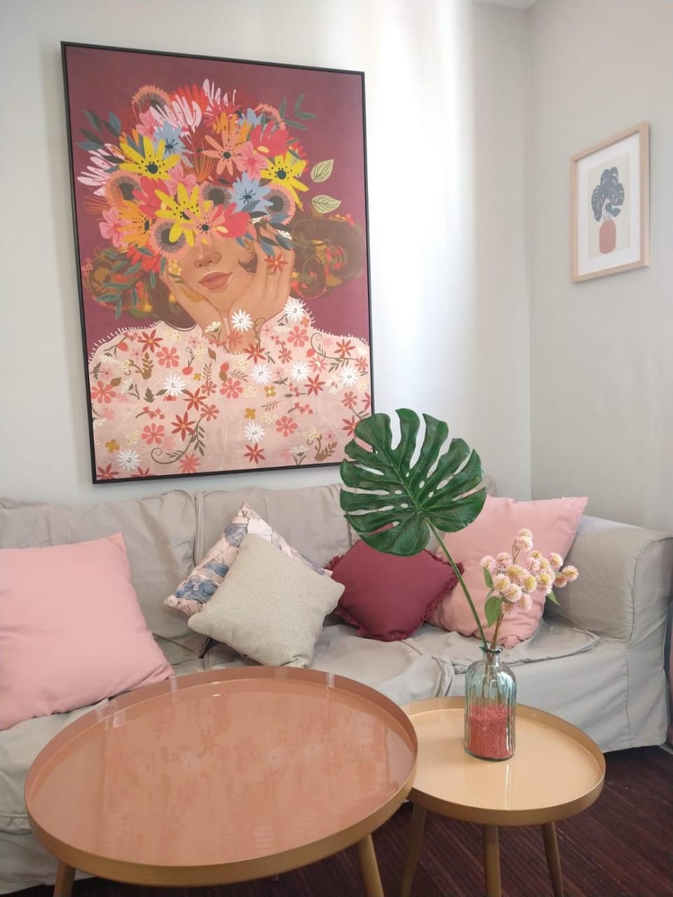 Living room, Decorative detail, Seating area