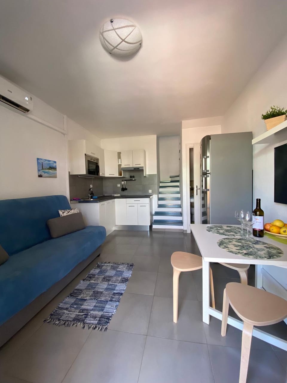 Kitchen or kitchenette, Living room, Photo of the whole room, Seating area, Dining area, air conditioner