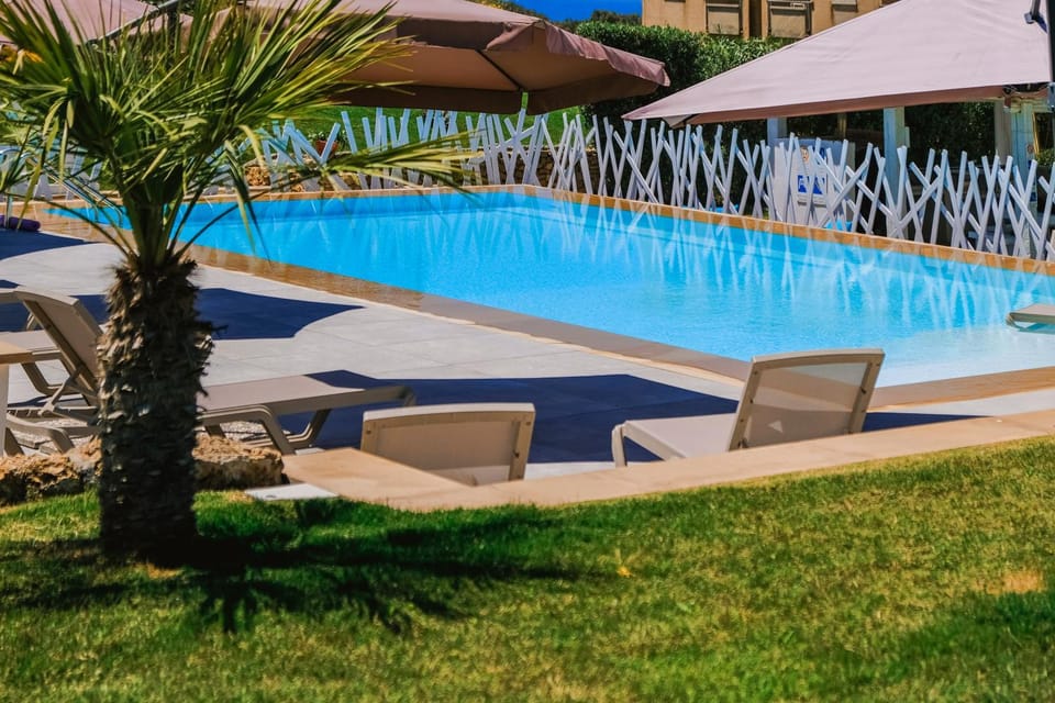 Property building, Swimming pool