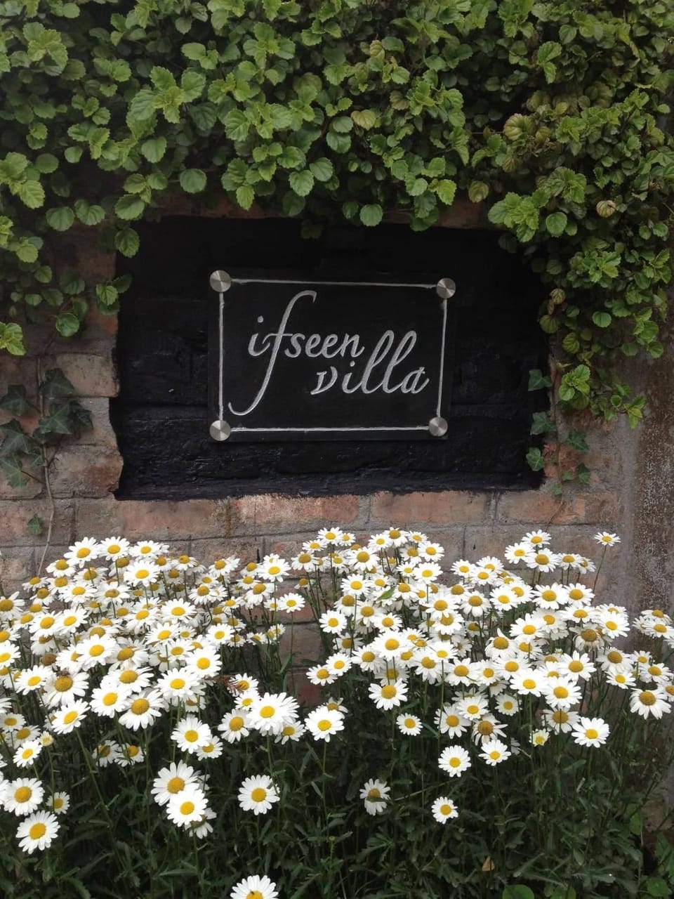 Day, Property logo or sign, Logo/Certificate/Sign, Garden view