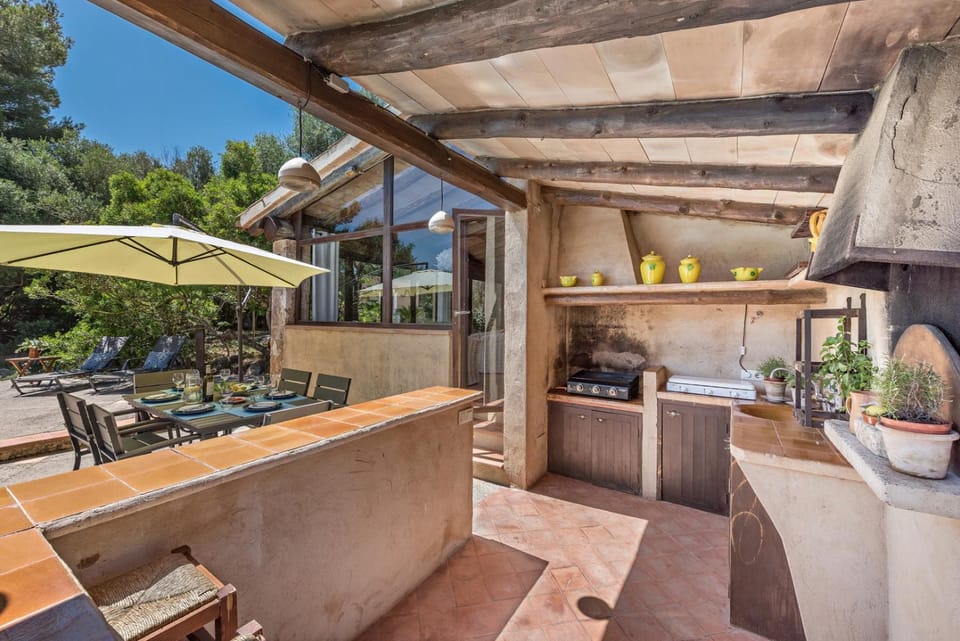 BBQ facilities, Kitchen or kitchenette