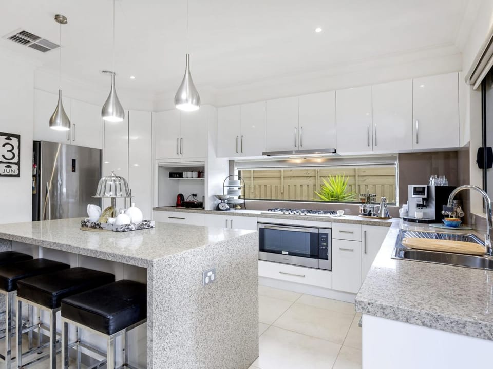 La Dolce Vita Retreat Rye House in Melbourne
