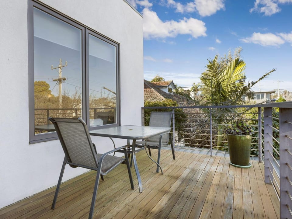 Sunset Views Mornington House in Mornington