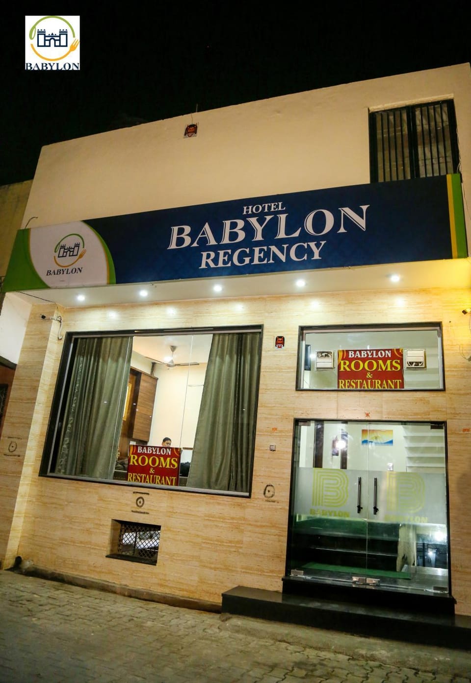 Facade/entrance