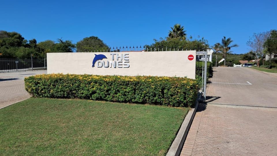 Facade/entrance, Natural landscape, Street view