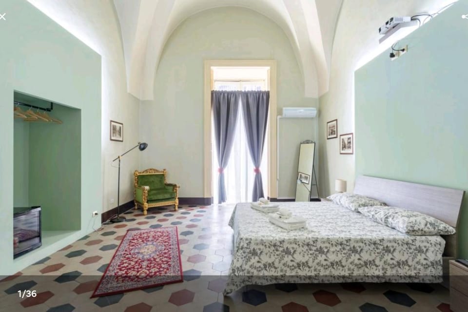Bed, Bedroom, wardrobe, air conditioner