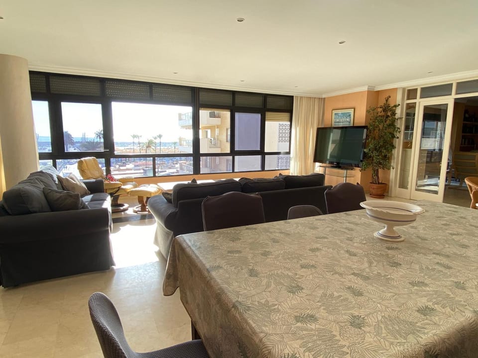 4 bedroom apartment close by beach in Fuengirola Apartment in Fuengirola
