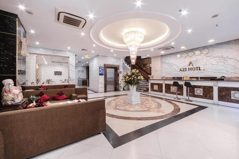 Communal lounge/ TV room, Lobby or reception