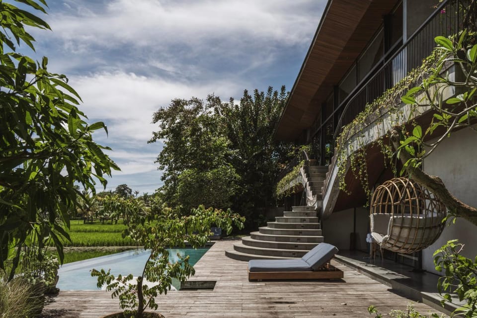 Property building, Spring, Day, Natural landscape, Pool view, Swimming pool