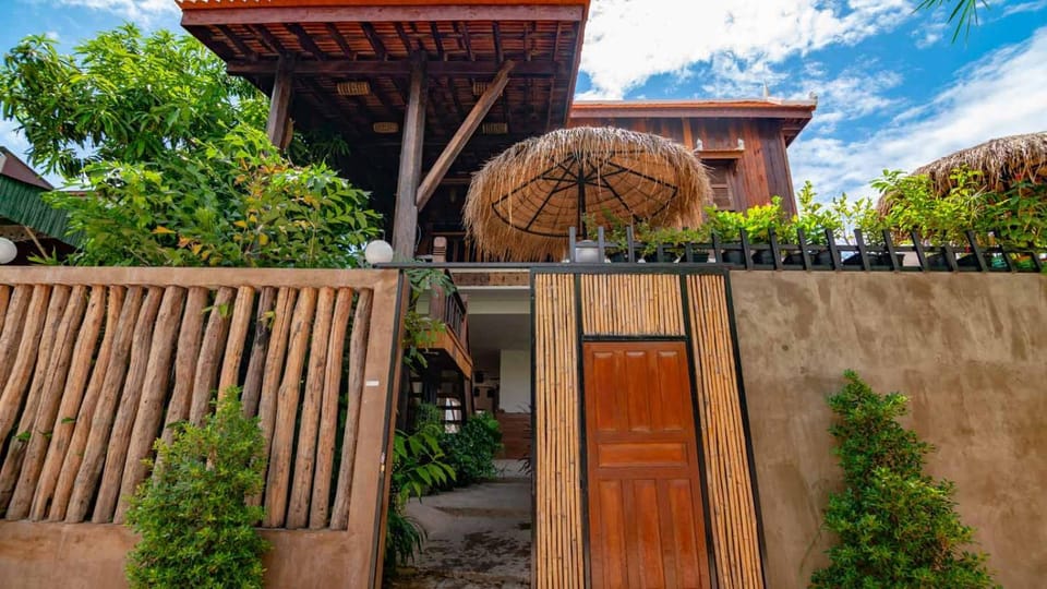 Patio, Facade/entrance, Balcony/Terrace