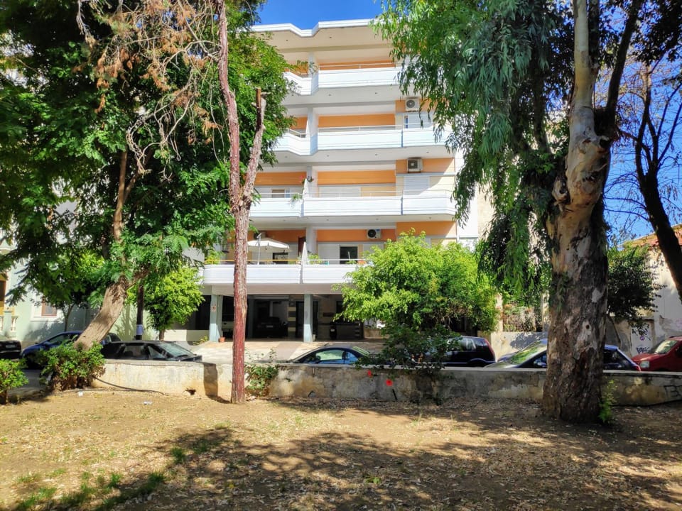 Property building, Garden view, Parking
