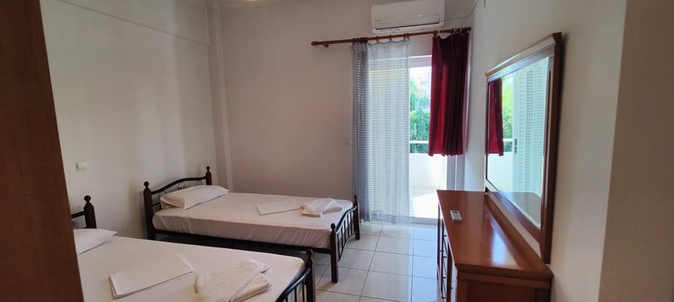 Comfortable and spacious apartment opposite a park in Chania with parking Apartment in Chania