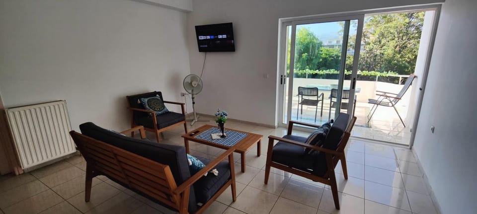 TV and multimedia, Living room, Seating area, internet