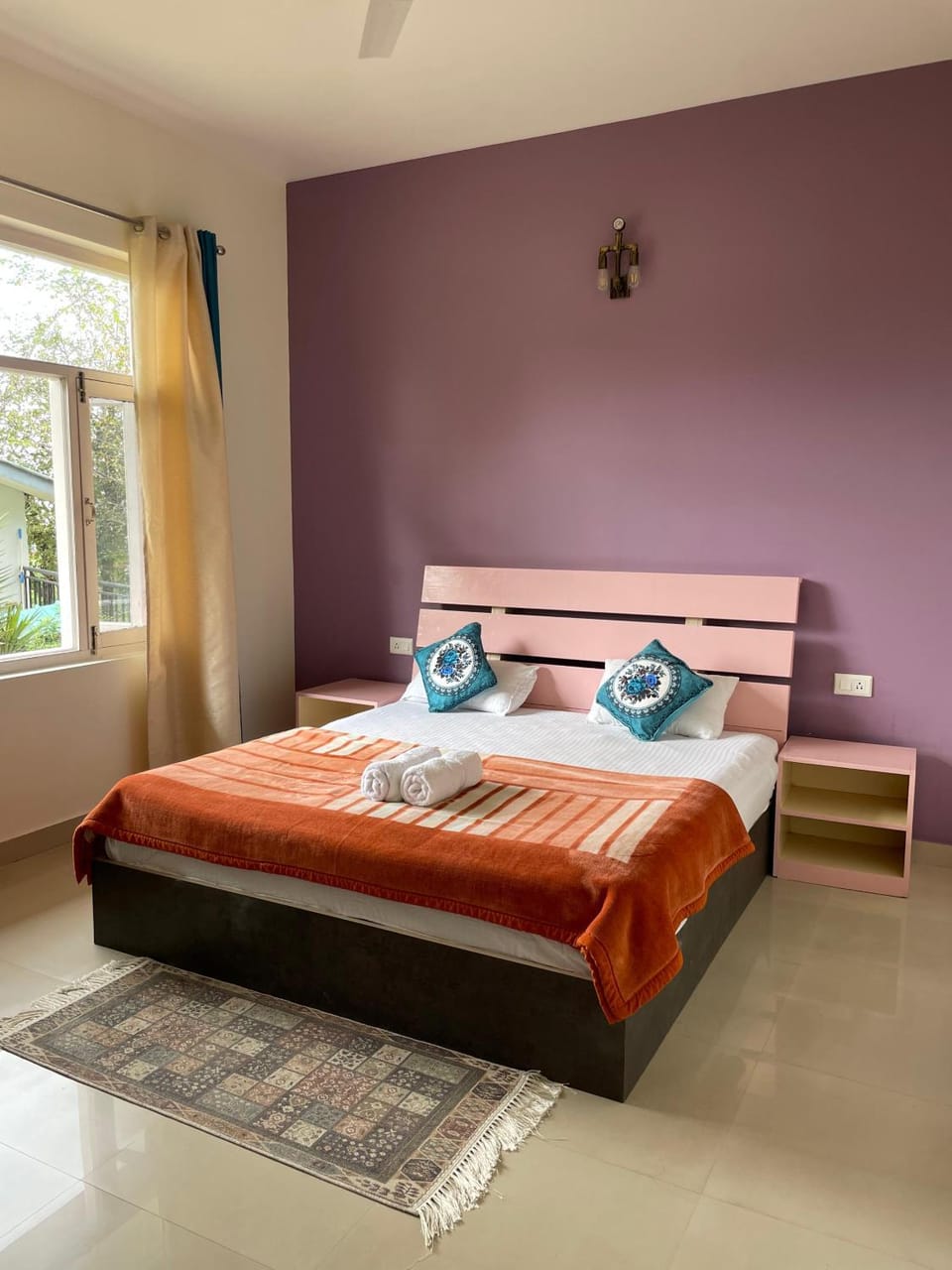 Bed, Photo of the whole room