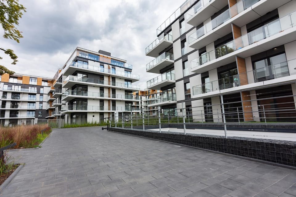 Property building, Neighbourhood
