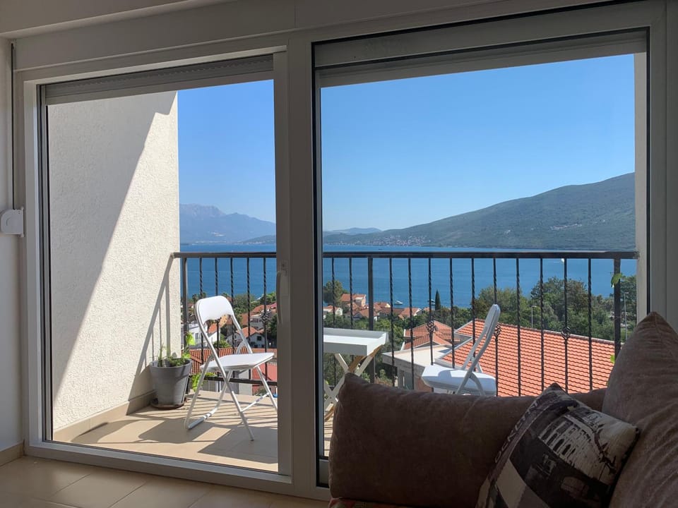 Balcony/Terrace, Mountain view, Sea view