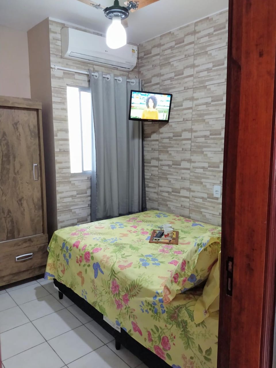 Apartamento Ubatuba - Praia grande - 250m da Praia - Com Garagem Privativa Apartment in Ubatuba