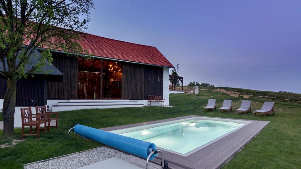 Swimming pool, Swimming pool