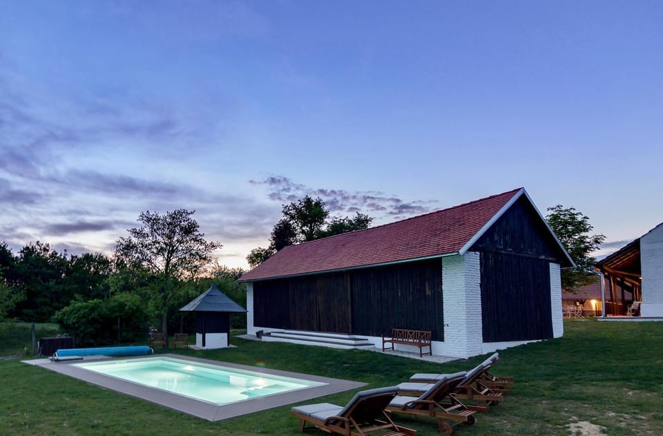 Swimming pool, Swimming pool