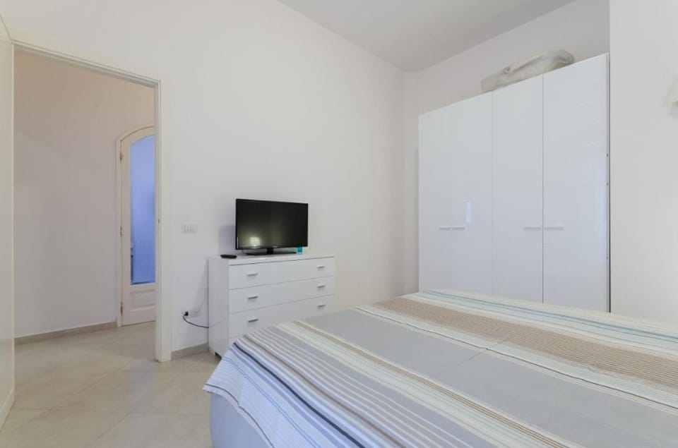TV and multimedia, Photo of the whole room