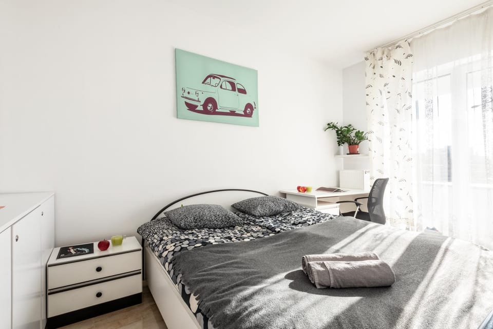 Bed, Photo of the whole room, Bedroom