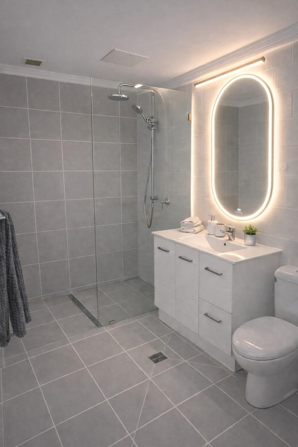 Airliedise NO hills 5min walk 2 Port of Airlie Ferry terminal WiFi Kitchen Apartment in Airlie Beach