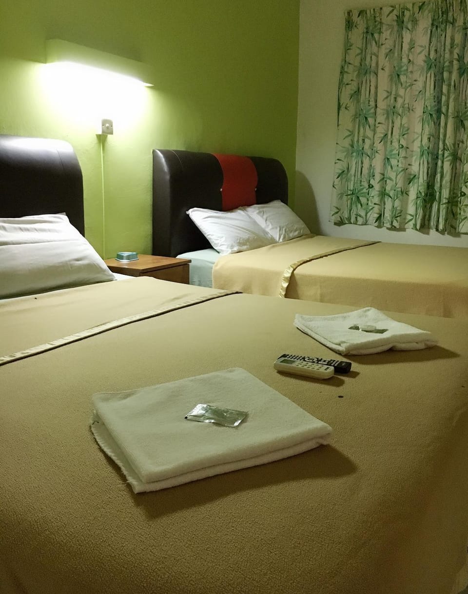 Bedroom, towels