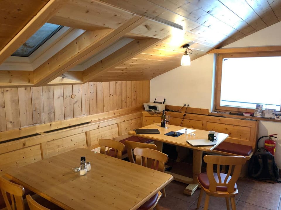Area and facilities, Breakfast