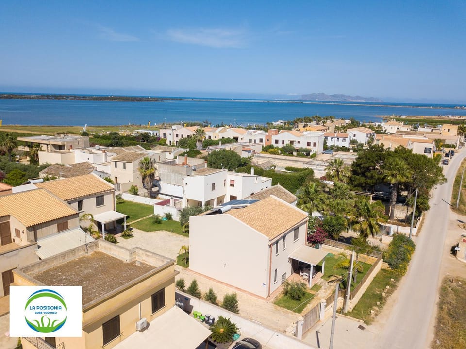 Property building, Bird's eye view, View (from property/room), Garden view, Sea view, Street view, Quiet street view, Inner courtyard view