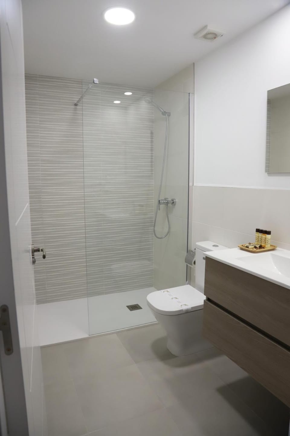 Bathroom, Decorative detail