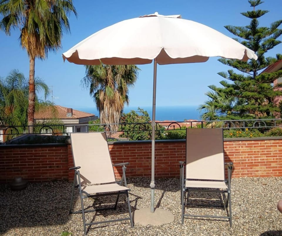 Garden, sunbed